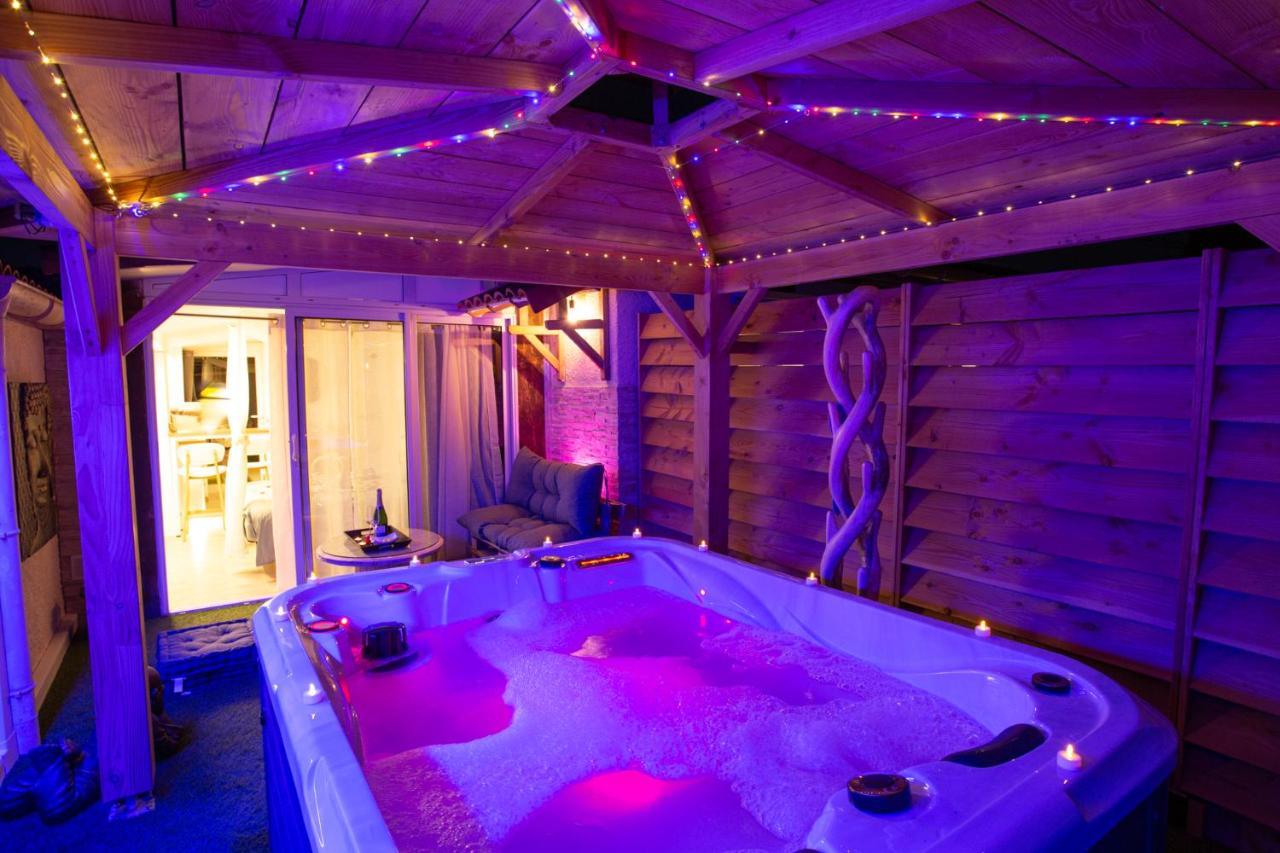 Lovina Chambre De Charme Avec Jaccuzi Velaux Exterior photo